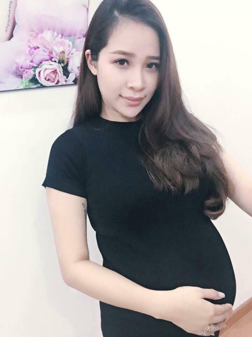 Người mẫu xinh đẹp kể chuyện ‘phát hoảng’ vì 3 tháng mang bầu tăng 25kg - 1