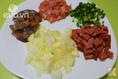 Cơm chiên dứa kiểu Thái độc đáo mà ngon - 2