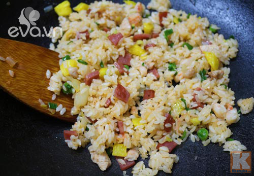 Cơm chiên dứa kiểu Thái độc đáo mà ngon - 4