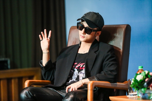 Sơn Tùng M-TP chơi trội khi làm liveshow chỉ hát duy nhất... 1 bài - 5