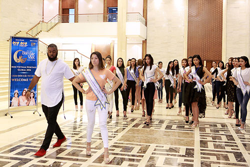 Scandal của các hoa hậu thành đề tài quot;nóngquot; với thí sinh HH Bản sắc Việt - 8