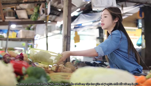 Elly Trần xúc động kể lại những tháng ngày khó khăn khi phải xa con đi kiếm sống - 1