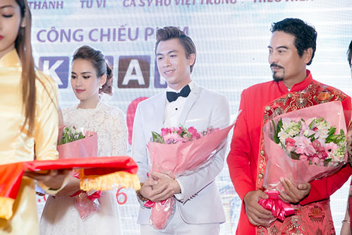 Hồ Việt Trung bảnh bao bên Tú Vi trong lần đầu đóng phim - 2