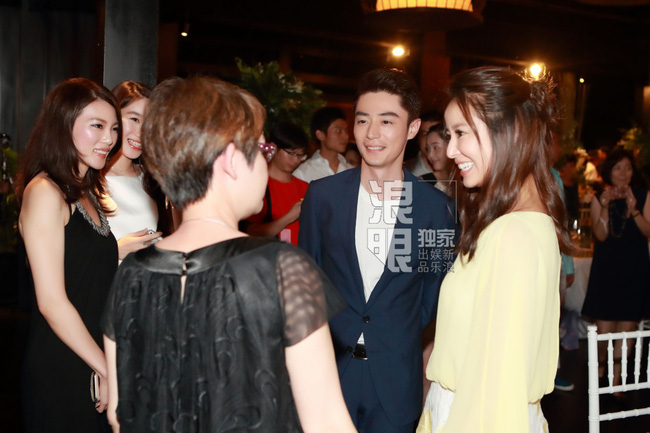 Hoắc Kiến Hoa nắm chặt tay Lâm Tâm Như trong tiệc trước đám cưới - 3