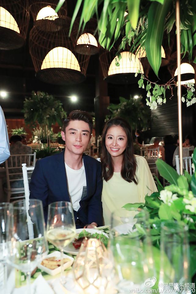 Hoắc Kiến Hoa nắm chặt tay Lâm Tâm Như trong tiệc trước đám cưới - 2