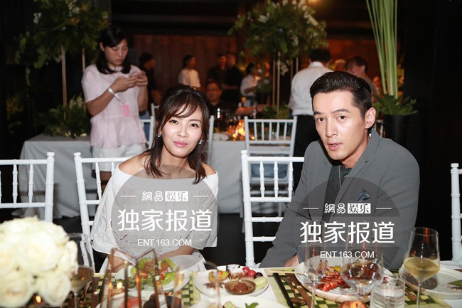 Hoắc Kiến Hoa nắm chặt tay Lâm Tâm Như trong tiệc trước đám cưới - 9