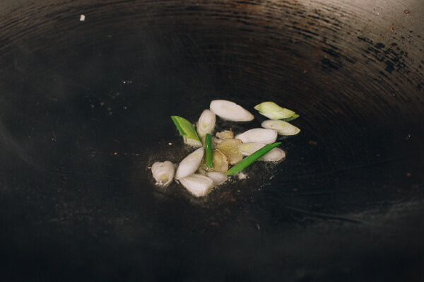 Thịt bò sốt đậu phụ, lạ mà ngon - 4