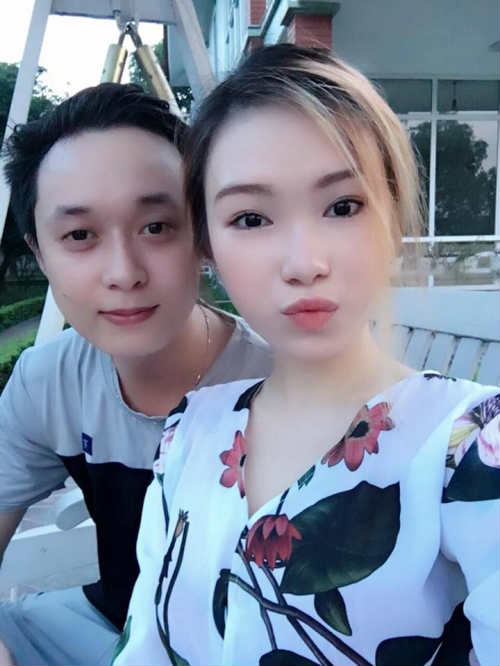 Bức ảnh quot;cô gái đút cho người yêu ănquot; gây xôn xao - 2