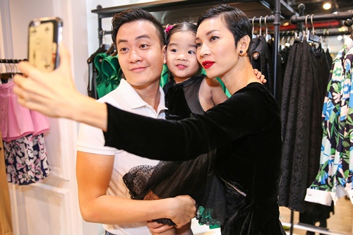 Con gái Xuân Lan thân thiết với Lương Mạnh Hải tại event - 3