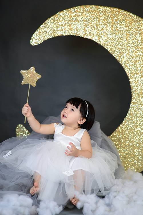 Em bé mặc áo váy áo vô tay thêu dành cho các cô bé - Trung Quốc Trang phục trẻ  em y áo dành cho trẻ em giá