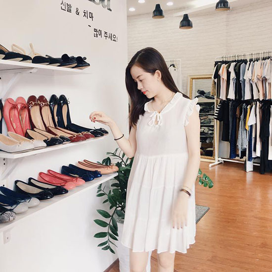 Thời trang sao Việt đẹp tuần qua: Ly Kute hút fan ầm ầm khi khoe dáng sau sinh - 4