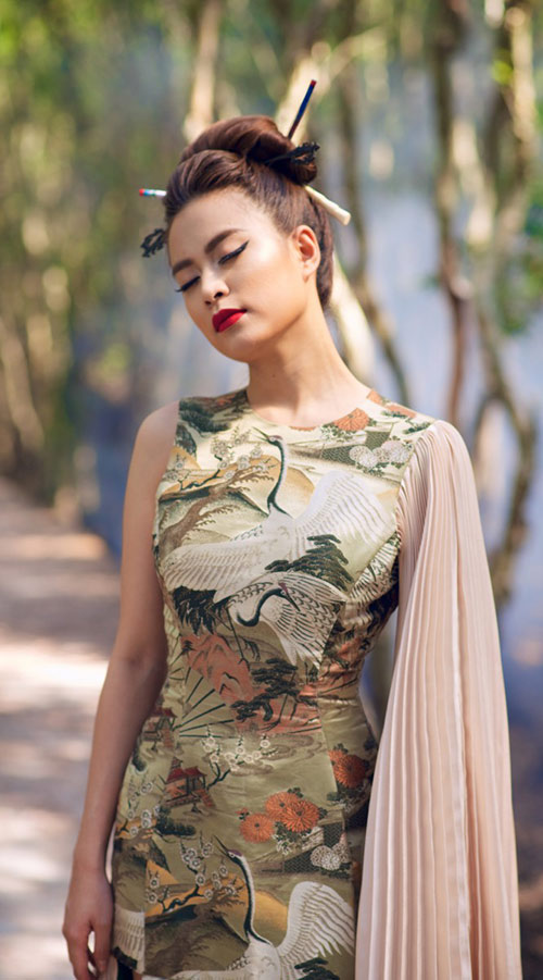 Bất ngờ với hình ảnh kín đáo của Hoàng Thùy Linh ở Ninh Bình - 7