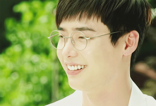 Lee Jong Suk: Nam thần xứ Hàn chuyên đóng phim quot;không bình thườngquot; - 6