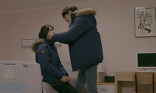 “Yêu không kiểm soát” tập 10: Suzy yêu cầu bạn trai hôn mình tại bệnh viện - 1