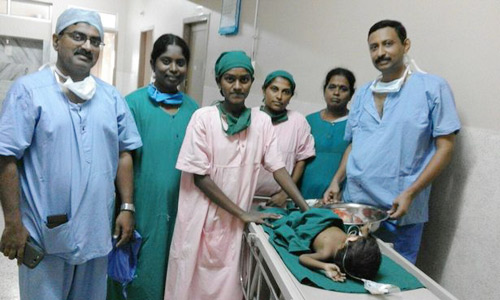 Bé gái 1 tuổi mang bầu bào thai ký sinh 3,5kg khiến cha mẹ hoảng loạn - 3