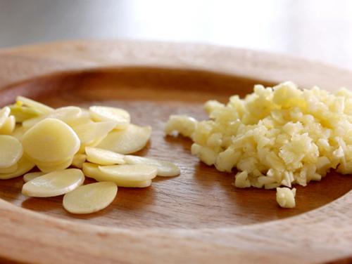 Trị mụn cóc cứng đầu bằng vài nhánh tỏi, bạn đã biết chưa? - 3