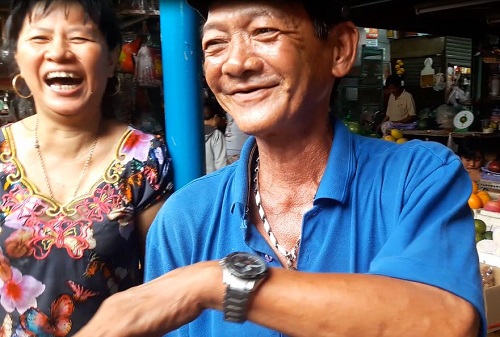 Người quét rác trúng vé số 2,3 tỷ đồng “đưa vợ giữ chứ không tiêu hết!” - 1