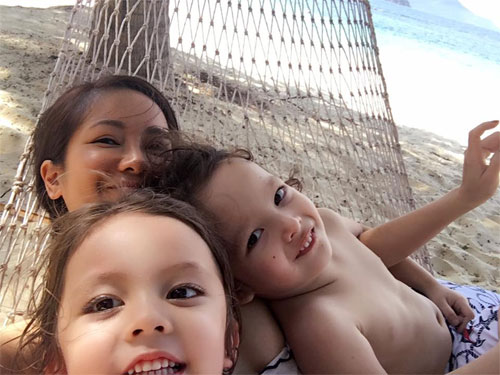 Chồng Hồng Nhung - Người quot;lặng lẽquot; sau những bức hình đáng yêu của 3 mẹ con - 3