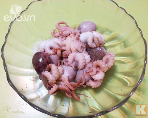 Đãi cả nhà bạch tuộc xào cay - 2