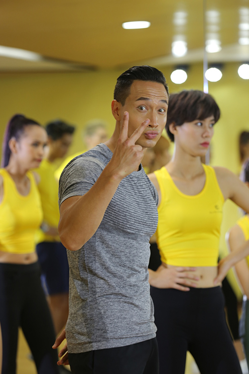 Vietnam Next Top Model 2016: Kim Lý cơ bắp cuồn cuộn làm ngất ngây nữ thí sinh - 1