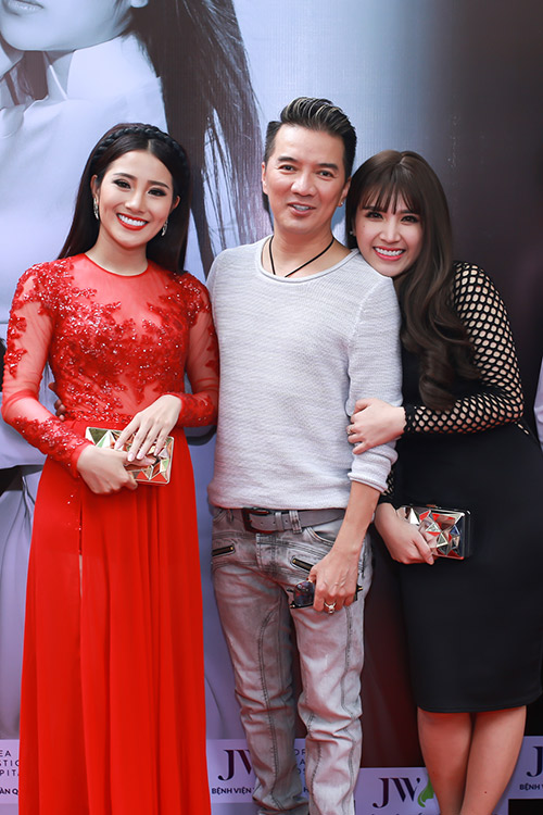 Mr Đàm trẻ trung, được chị em Tố My - Tố Ny quot;vây chặtquot; - 2