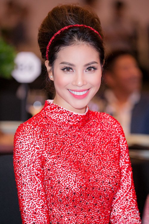 Bộ ba Phạm Hương, Hà Hồ, Lan Khuê tươi tắn đọ sắc trên thảm đỏ - 11