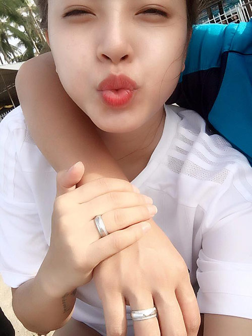 Hải Băng khoe ảnh tình cảm, đeo nhẫn đôi với Thành Đạt - 2