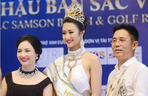 Nhan sắc trẻ đẹp bất ngờ của mẹ ruột tân Hoa hậu Bản sắc Việt - 11