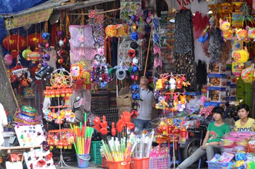 Những món đồ chơi mùa Trung thu nguy hiểm cần tránh cho trẻ - 1