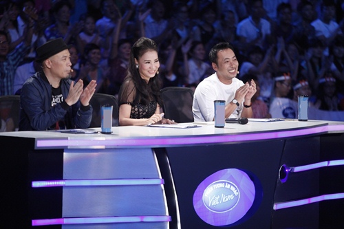 Vietnam Idol: Đông Nhi đẹp quot;hớp hồnquot;, Janice Phương khiến Thu Minh khâm phục - 12