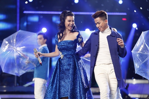 Vietnam Idol: Đông Nhi đẹp quot;hớp hồnquot;, Janice Phương khiến Thu Minh khâm phục - 4
