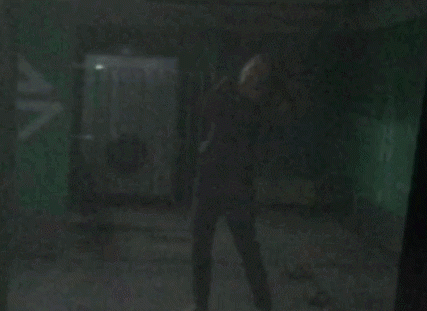 Mỹ nhân phim quot;Võ Tắc Thiênquot; tự đấm vào mặt, tự bóp cổ ở tầng hầm - 2