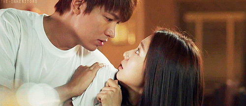 Diễn xuất gây tranh cãi của 3 nữ chính phim Hàn hot nhất gần đây - 13