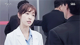 Diễn xuất gây tranh cãi của 3 nữ chính phim Hàn hot nhất gần đây - 7