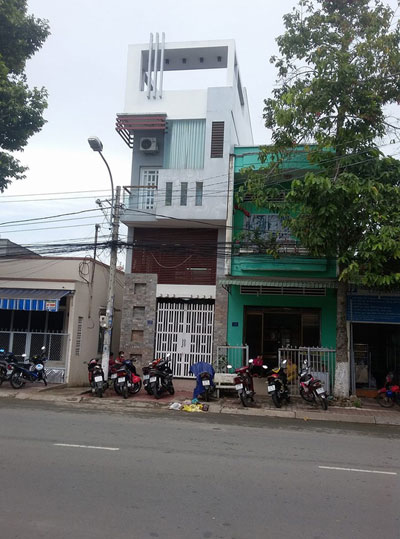 Nhà lầu kiên cố vẫn bị trộm khoắng 800 triệu đồng - 1