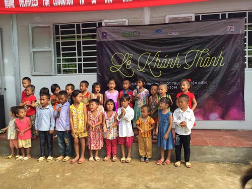 Du học sinh Việt về nước xây trường học cho trẻ em nghèo - 3