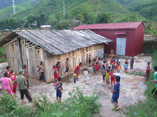 Du học sinh Việt về nước xây trường học cho trẻ em nghèo - 9