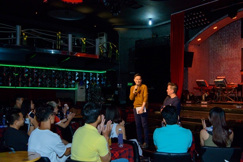 Mr Đàm vui vẻ ăn nhậu ngoài lề đường cùng Phương Uyên, Thiều Bảo Trang - 18