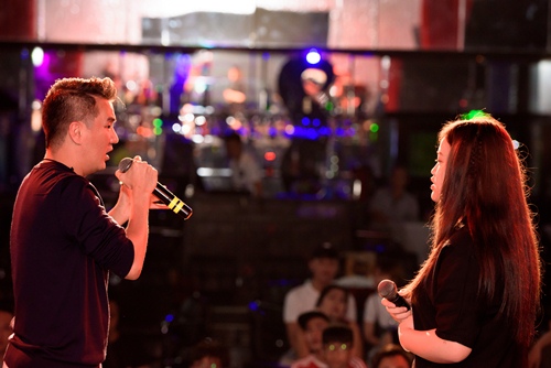 Mr Đàm vui vẻ ăn nhậu ngoài lề đường cùng Phương Uyên, Thiều Bảo Trang - 13