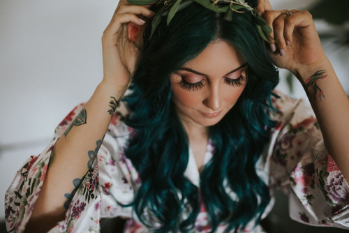 Cô dâu bị liệt bất ngờ đứng dậy trong lễ cưới, tiến vào lễ đường cùng chú rể - 3