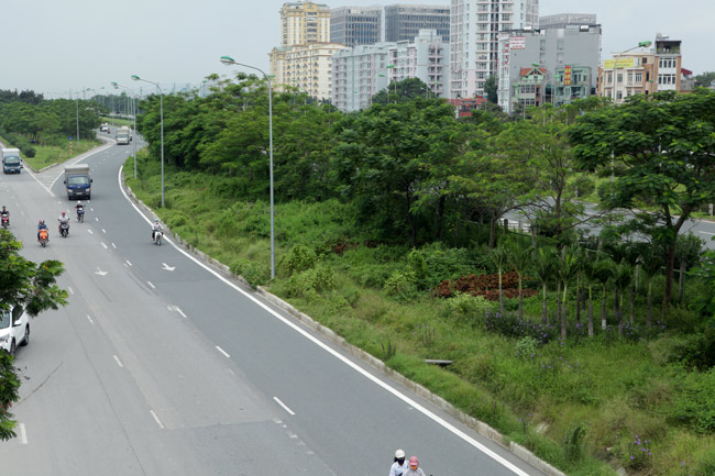 Những con đường có phí quot;cắt cỏquot; hàng chục tỷ đồng ở Thủ đô - 2