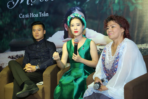 Vợ ca sĩ Việt Hoàn bất ngờ ra MV nhân ngày Vu Lan bên chồng và 3 con gái - 3