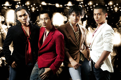 Thuỵ Vũ nhóm ACamp;M có cuộc sống bình dị bên vợ và 4 con - 1