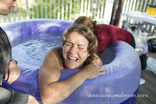 Ca đẻ thường giữa thiên nhiên quá lạ lẫm với mẹ Việt - 10