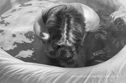 Ca đẻ thường giữa thiên nhiên quá lạ lẫm với mẹ Việt - 11