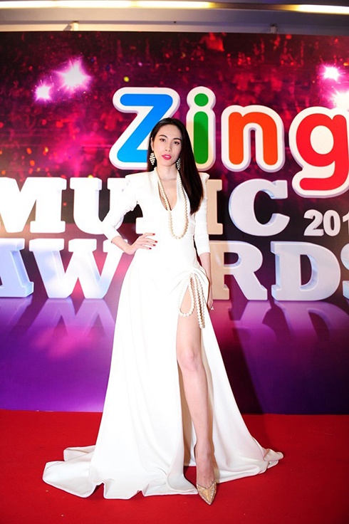 Bất ngờ với biệt tài mặc lại đồ cũ như mới của Thuỷ Tiên - 3