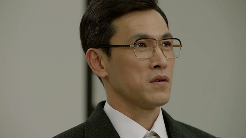 Yêu không kiểm soát tập 15: Suzy quot;chết sữngquot; nhìn Kim Woo Bin hôn gái giàu - 9