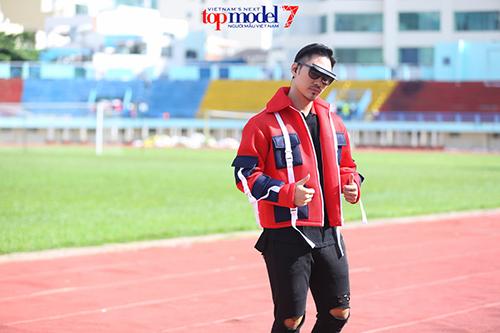 VN Next Top Model: Lý Quí Khánh đeo kính chống nắng gần 40 triệu - 3