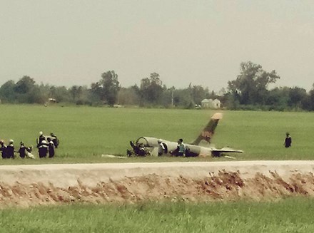 Vụ máy bay quân sự rơi ở Phú Yên: Phi công tử nạn mới 22 tuổi - 2