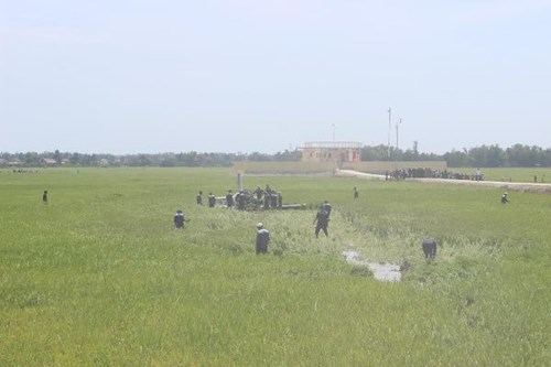 Vụ máy bay quân sự rơi ở Phú Yên: Phi công tử nạn mới 22 tuổi - 4